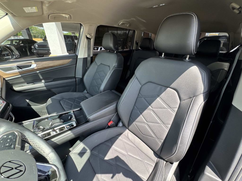 Used 2024 Volkswagen Atlas SE image 49