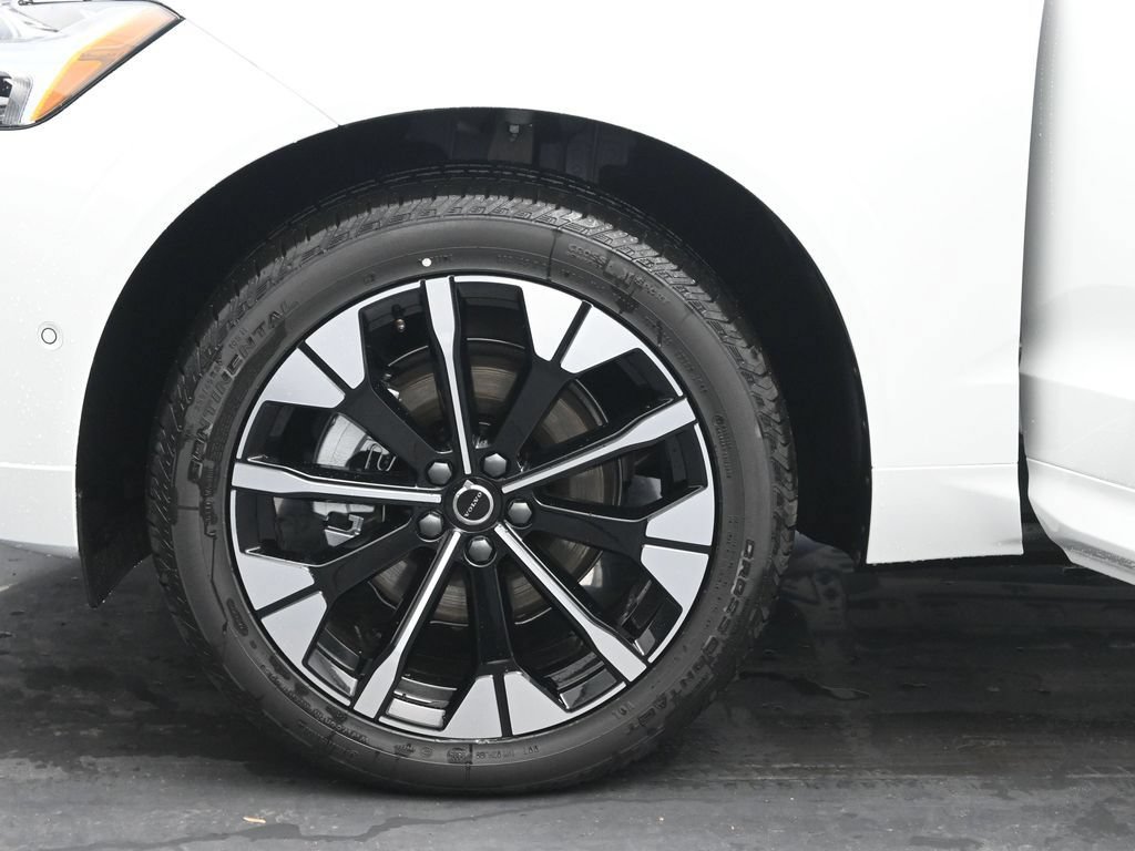New 2026 Volvo XC60 B5 Plus w/ Climate Package AWD/4WD image 30