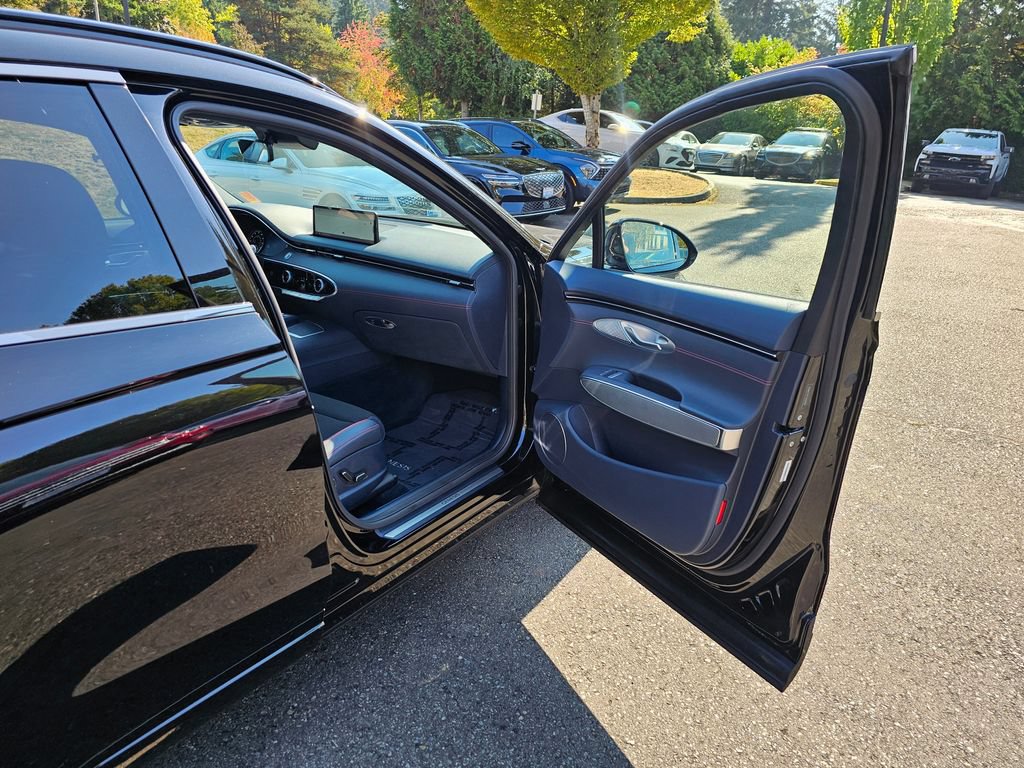 Certified 2025 Genesis GV70 3.5T Sport AWD/4WD image 28