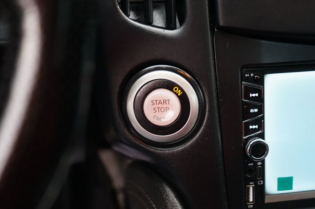 Used 2016 Nissan 370Z Coupe image 17