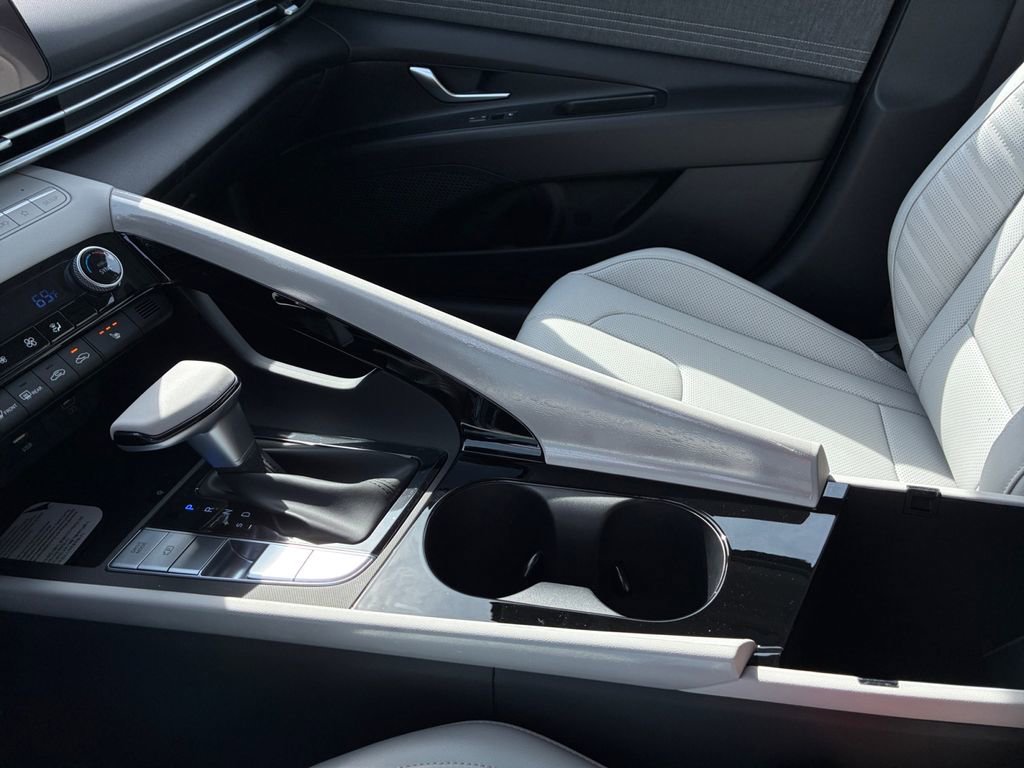 New 2026 Hyundai Elantra Limited image 29