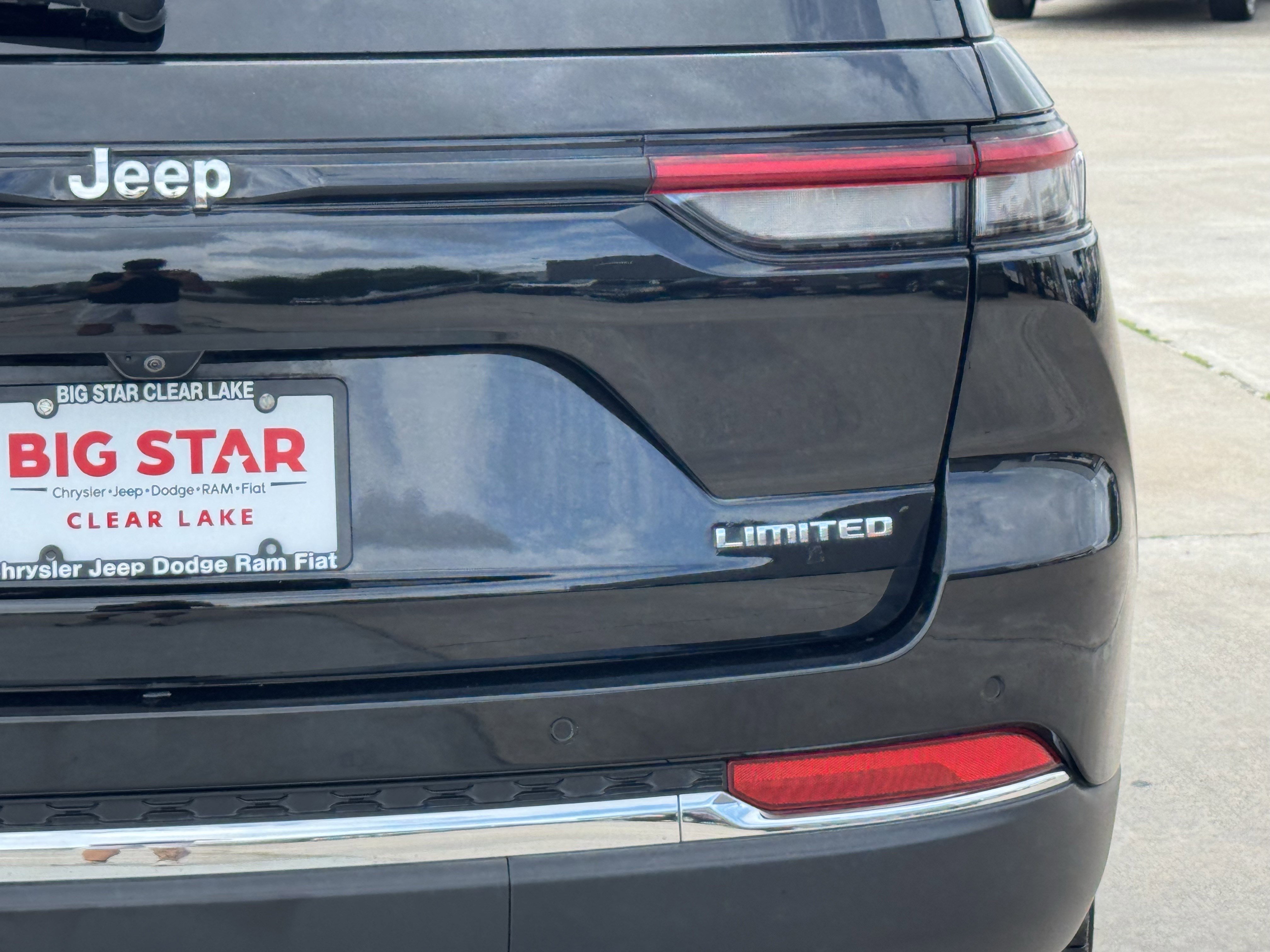 Used 2023 Jeep Grand Cherokee Limited w/ Luxury Tech Group II image 10