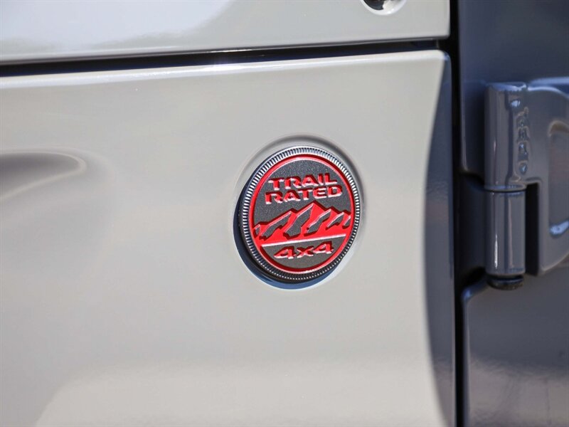 Used 2022 Jeep Wrangler Unlimited Rubicon w/ LED Lighting Group AWD/4WD image 18