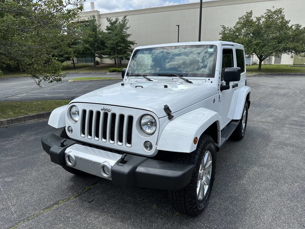 Used 2016 Jeep Wrangler Sahara w/ Connectivity Group image 2