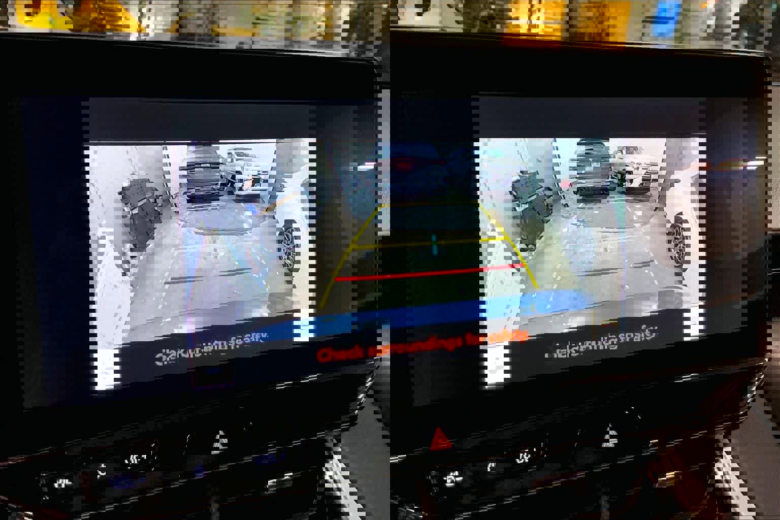 Used 2023 Toyota Venza XLE image 26