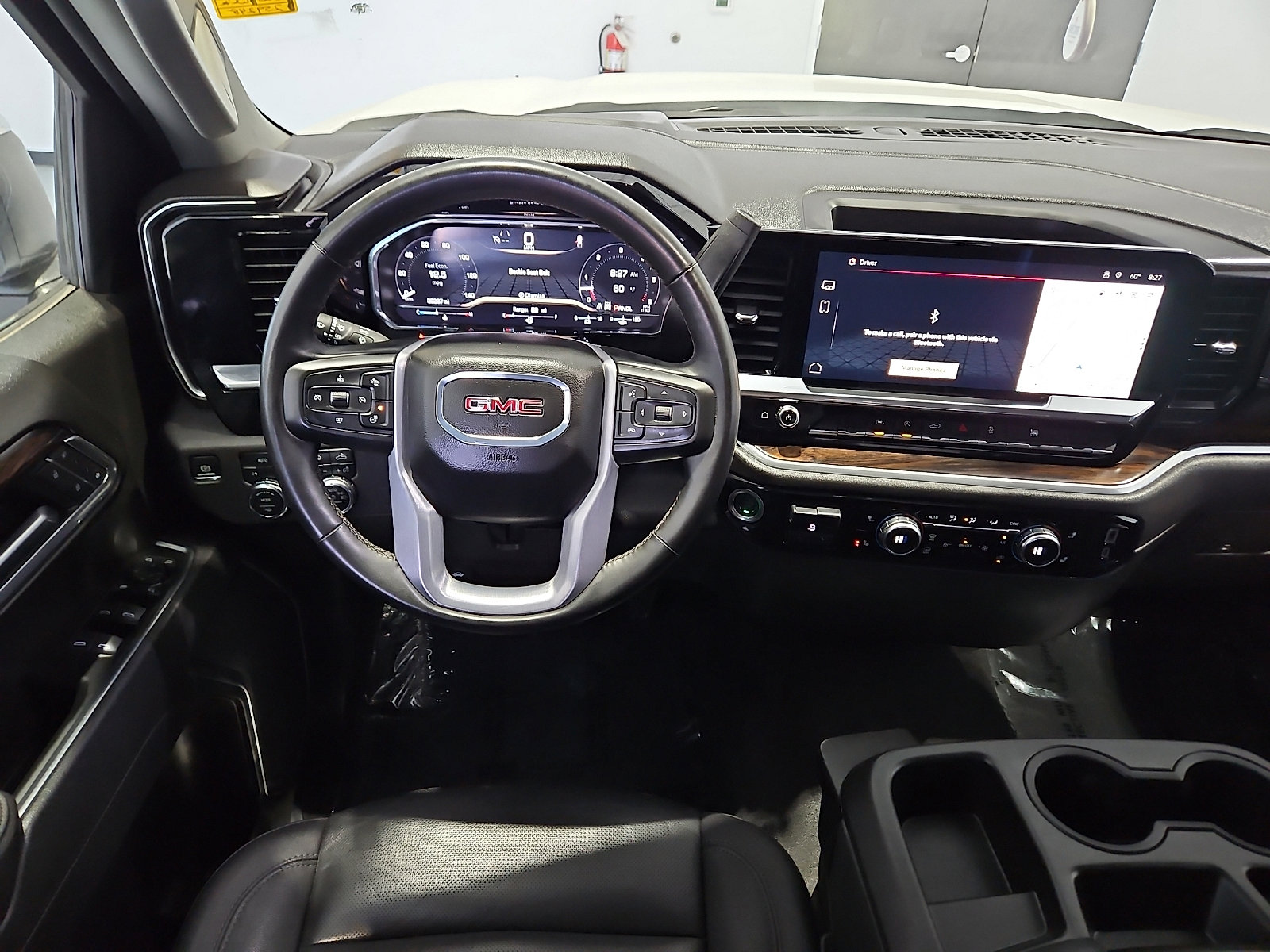 Used 2025 GMC Sierra 1500 SLT AWD/4WD image 9