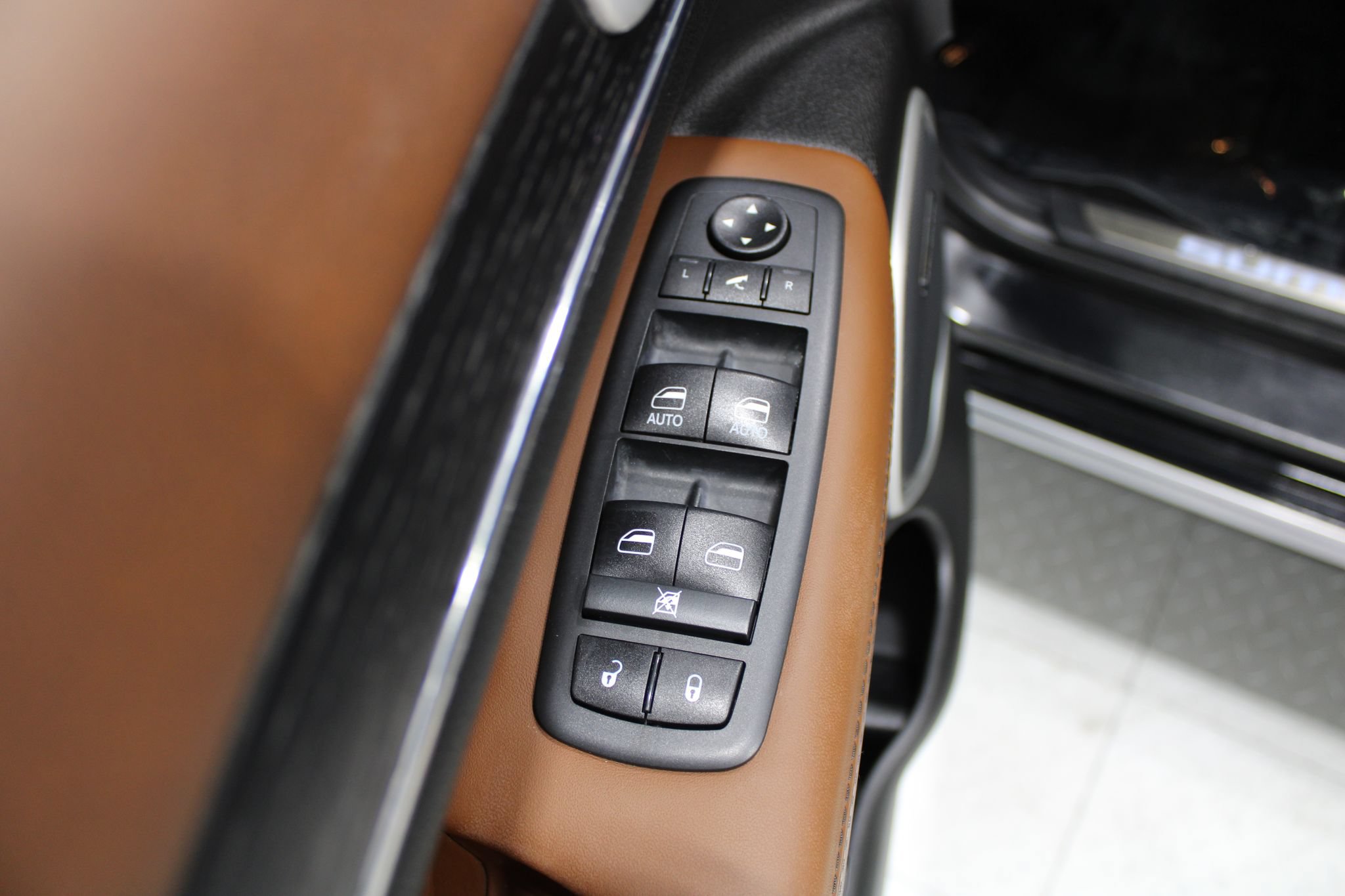 Used 2020 Jeep Grand Cherokee Summit w/ Platinum Series Group AWD/4WD image 45