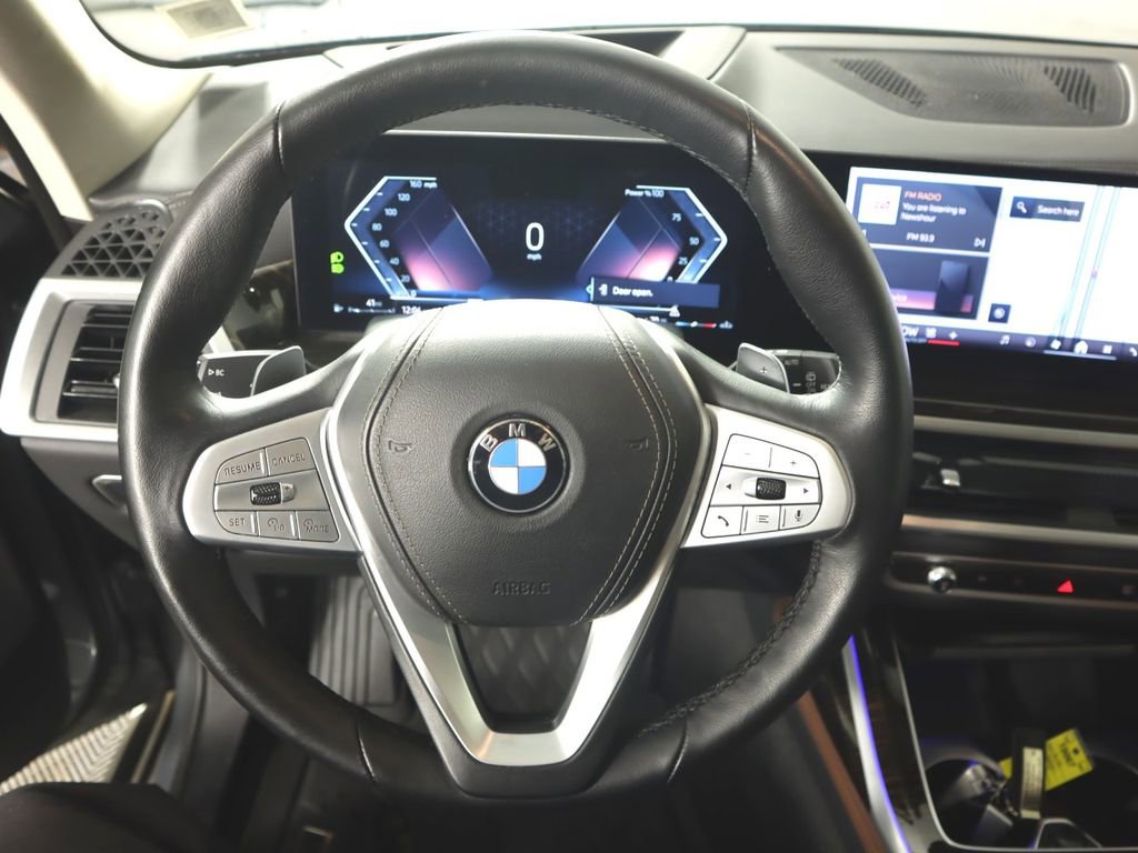 Used 2024 BMW X7 xDrive40i w/ Climate Comfort Package image 10