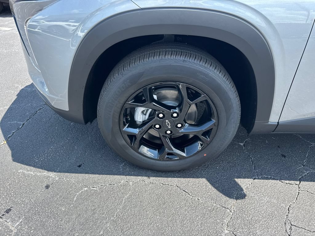 New 2026 Chevrolet Trax LT w/ Midnight Edition FWD image 12
