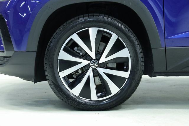 Certified 2022 Volkswagen Taos SE w/ Panoramic Sunroof Package image 6