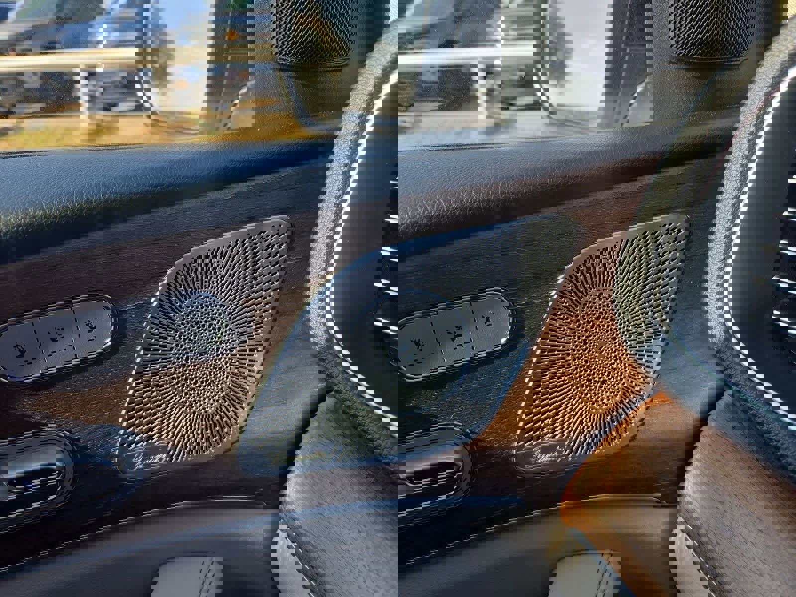 Used 2024 Mercedes-Benz GLE 450 4MATIC image 29