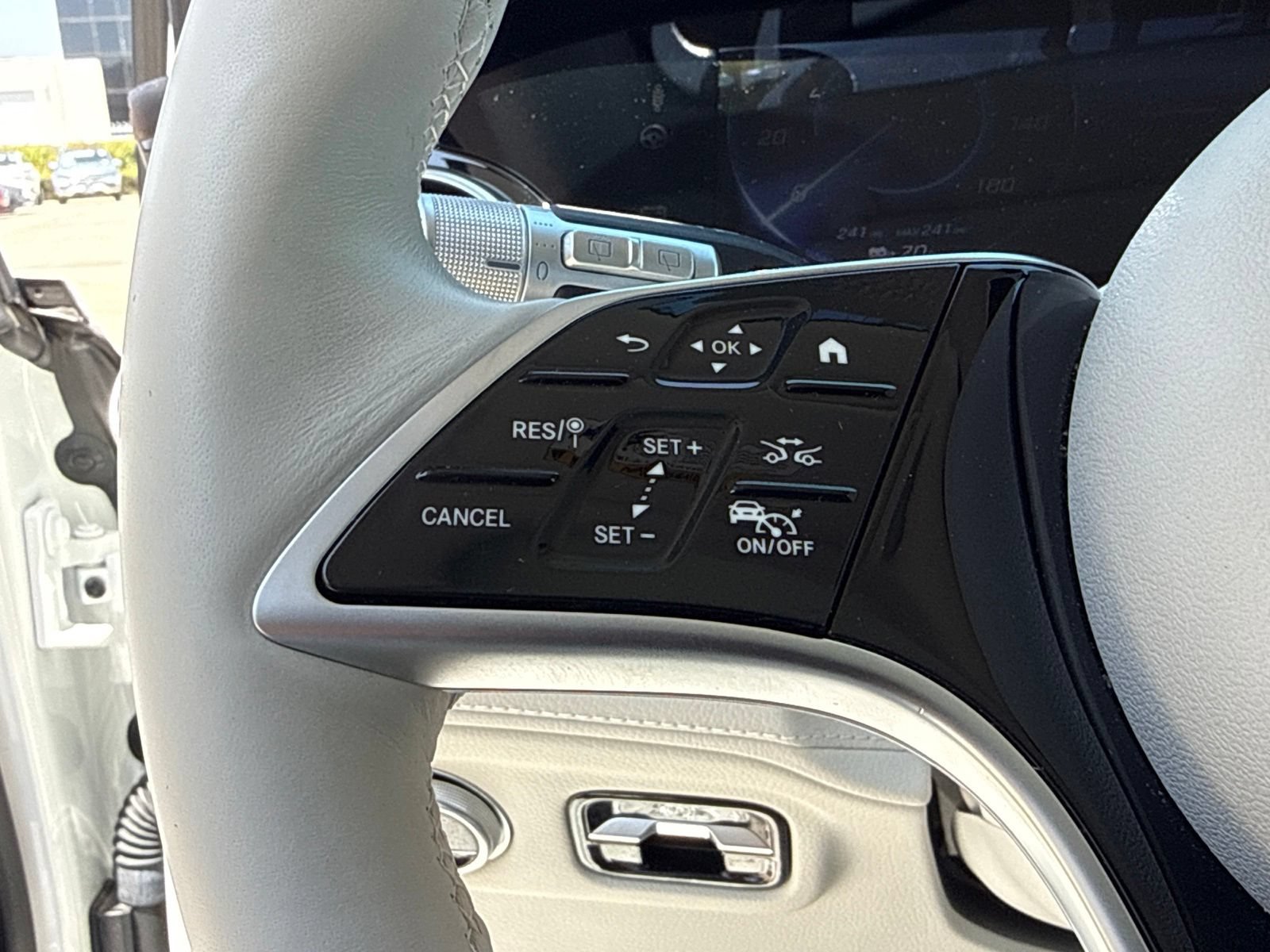 Used 2023 Mercedes-Benz EQS 580 4MATIC SUV image 32