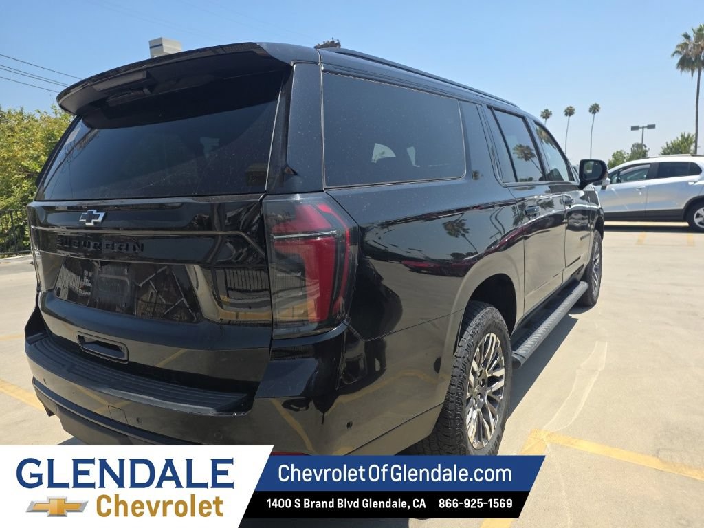 Certified 2025 Chevrolet Suburban Z71 AWD/4WD image 7