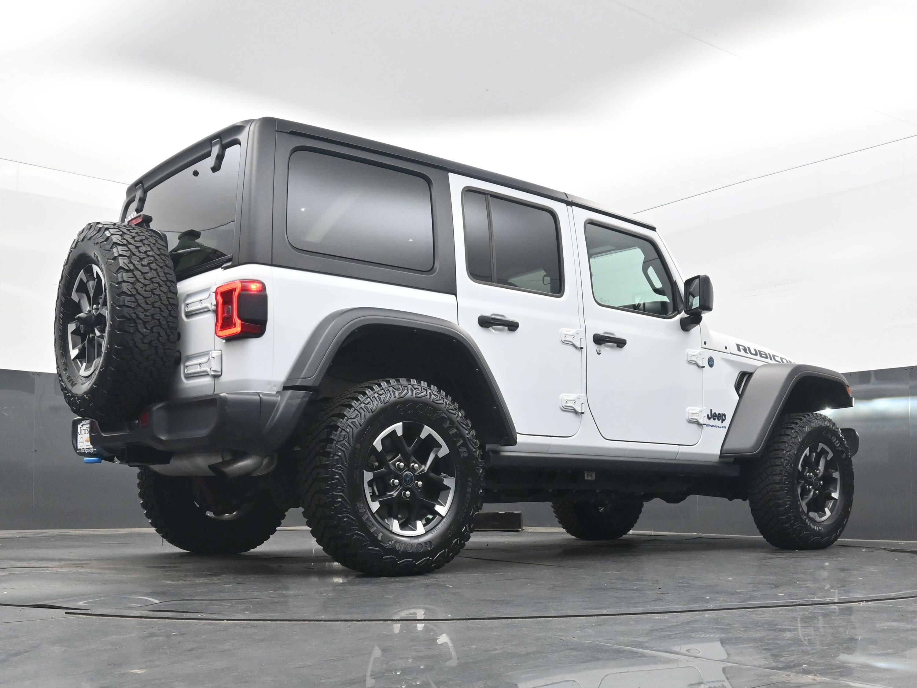 Used 2024 Jeep Wrangler Unlimited Rubicon 4xe image 31