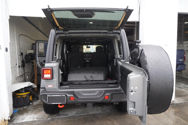 Used 2023 Jeep Wrangler Unlimited Rubicon AWD/4WD image 30