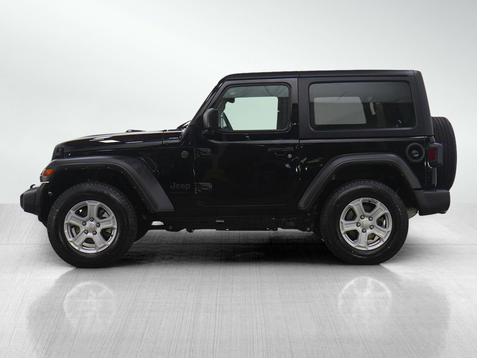 Used 2022 Jeep Wrangler Sport S image 2