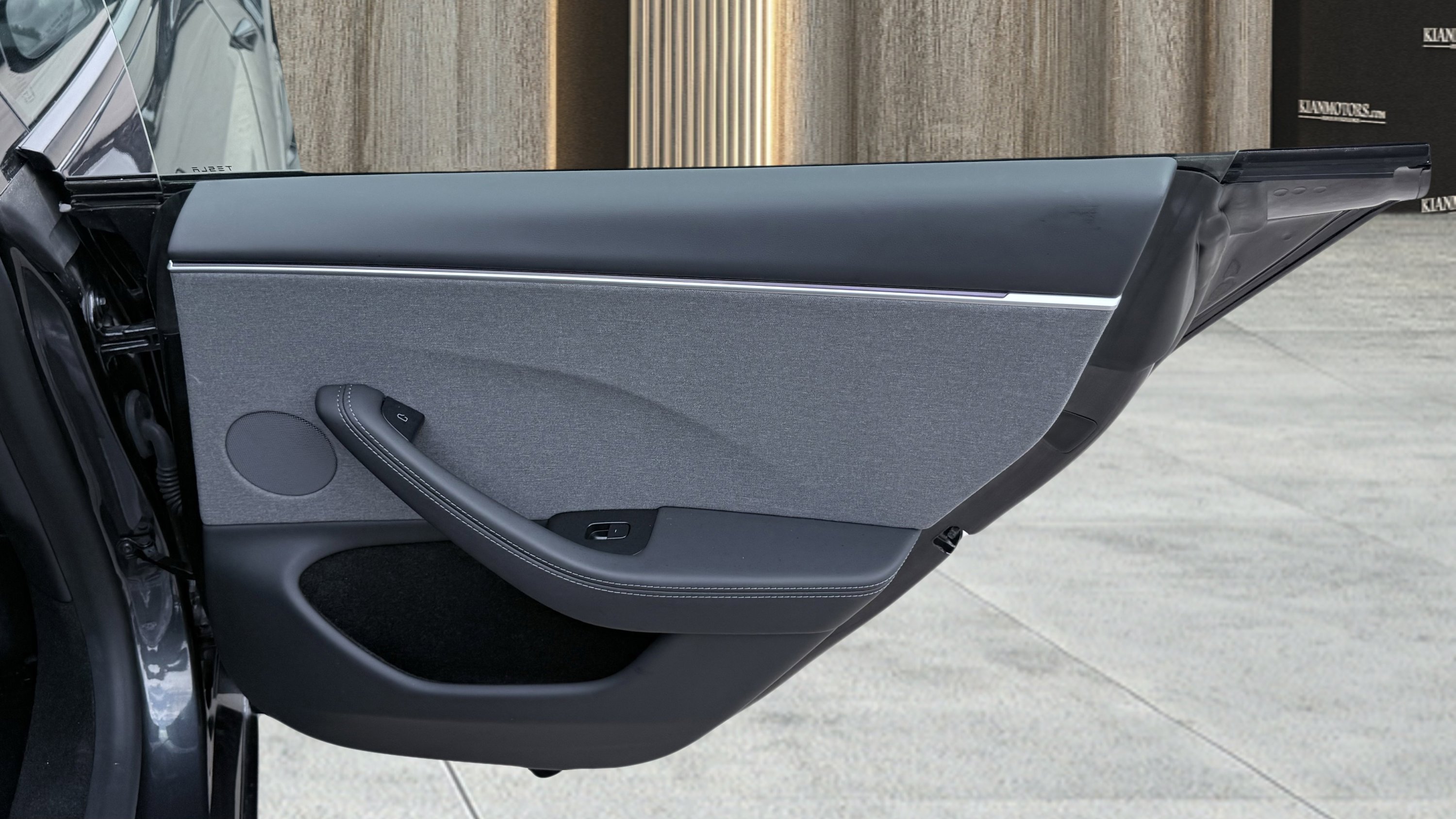 Used 2025 Tesla Model 3 Long Range RWD image 33
