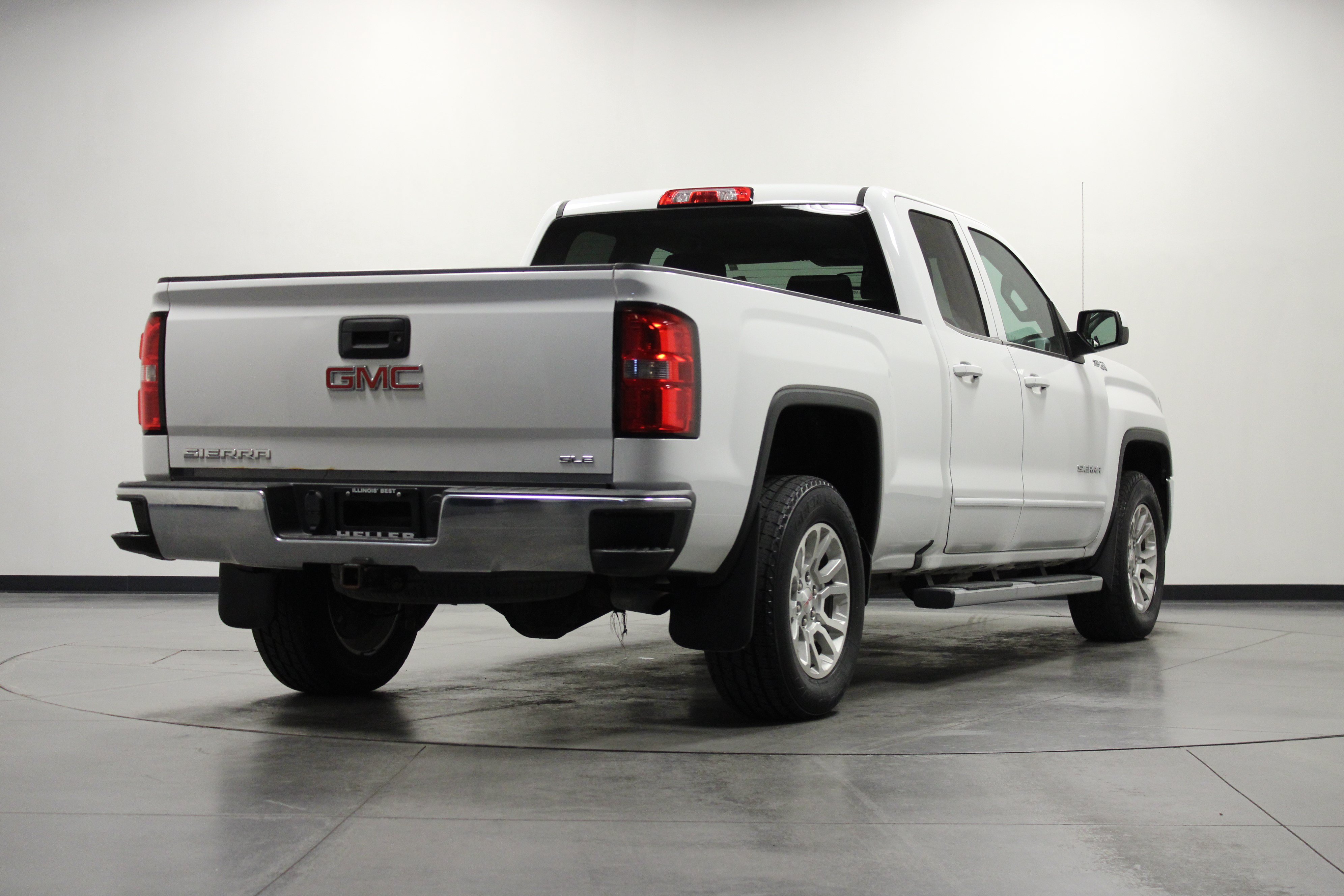 Used 2016 GMC Sierra 1500 SLE w/ SLE Value Package AWD/4WD image 4