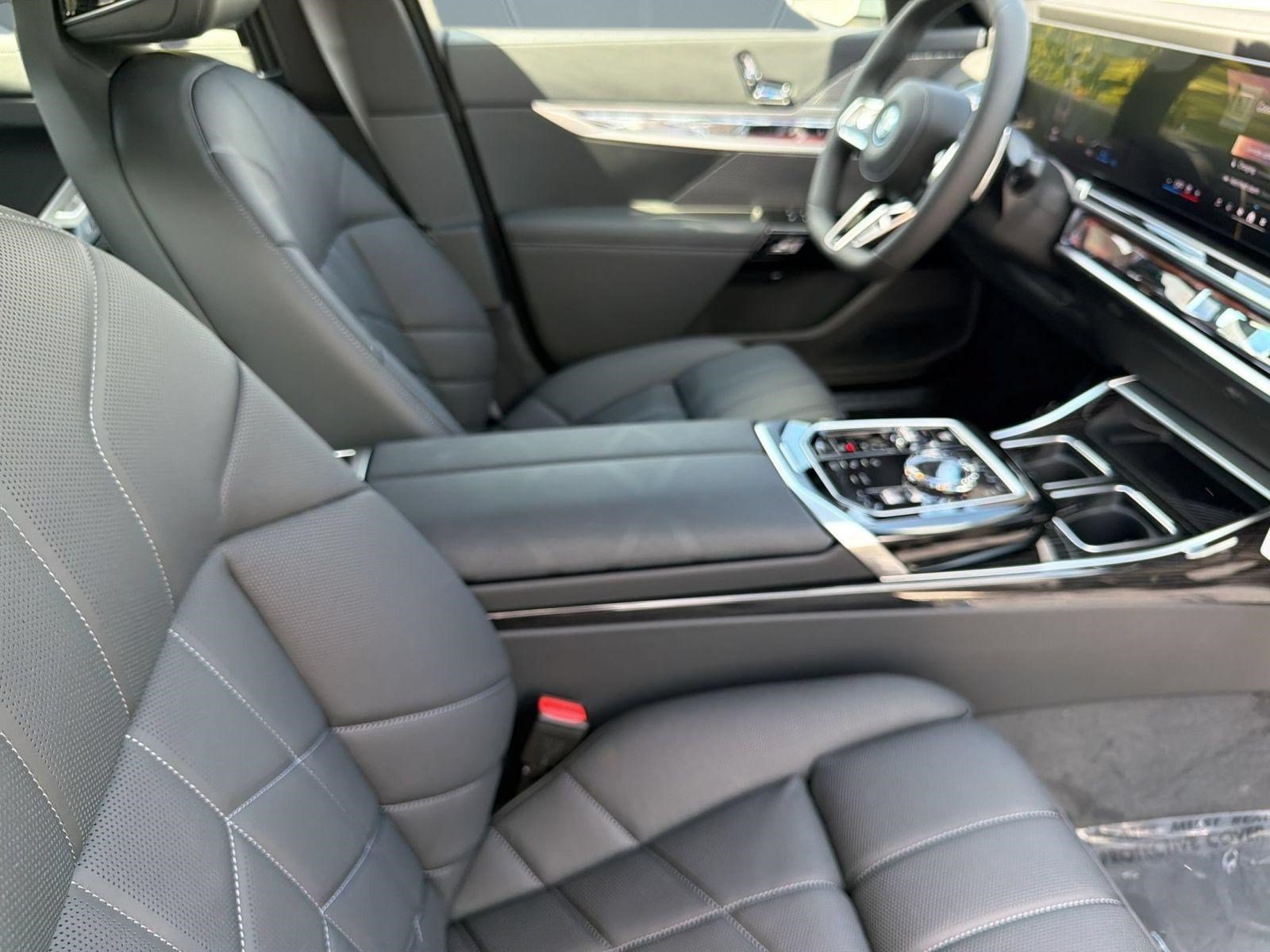 New 2026 BMW 750e xDrive AWD/4WD image 31