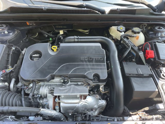 Used 2025 Chevrolet Malibu LT FWD image 14
