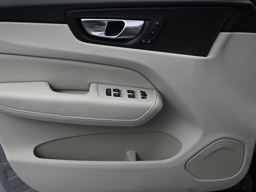 New 2025 Volvo XC60 T8 Plus w/ Protection Package Premier AWD/4WD image 10