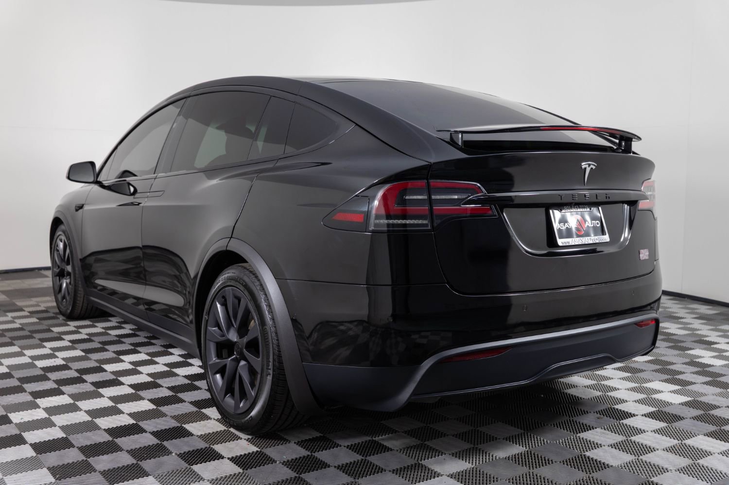 Used 2023 Tesla Model X Plaid AWD/4WD image 4