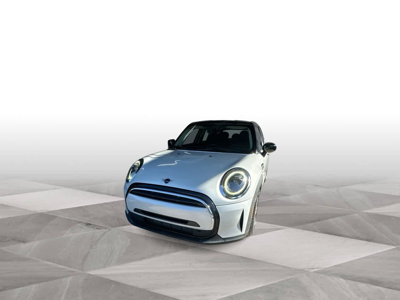 Used 2022 MINI Cooper 4-Door Hardtop FWD image 4