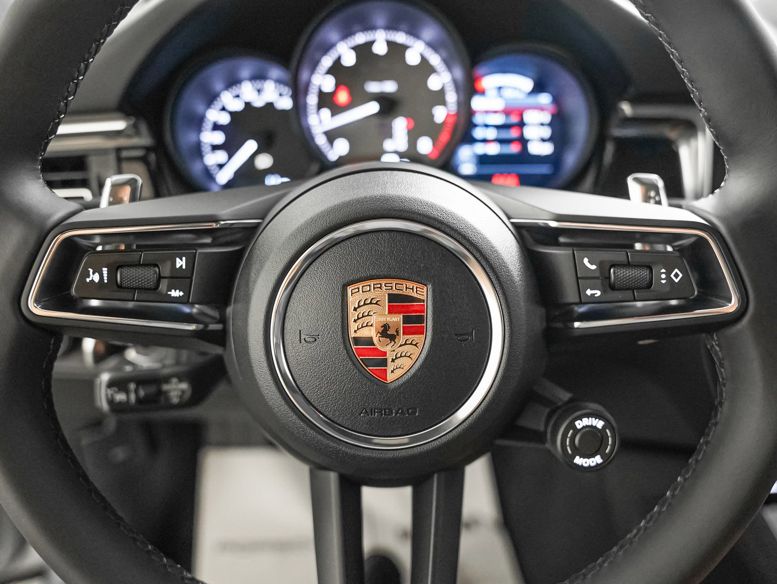 New 2026 Porsche Macan S image 17