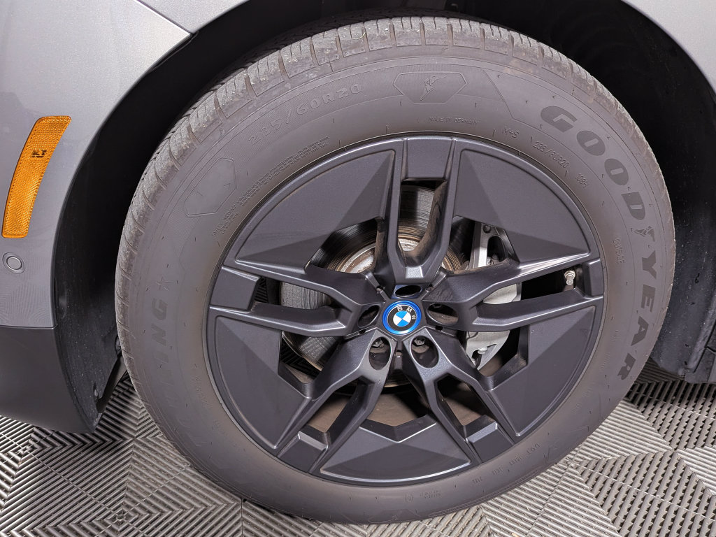Used 2025 BMW iX xDrive50 w/ Premium Package AWD/4WD image 48