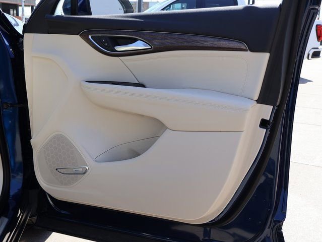 Certified 2022 Buick Envision Avenir w/ Technology Package II image 12