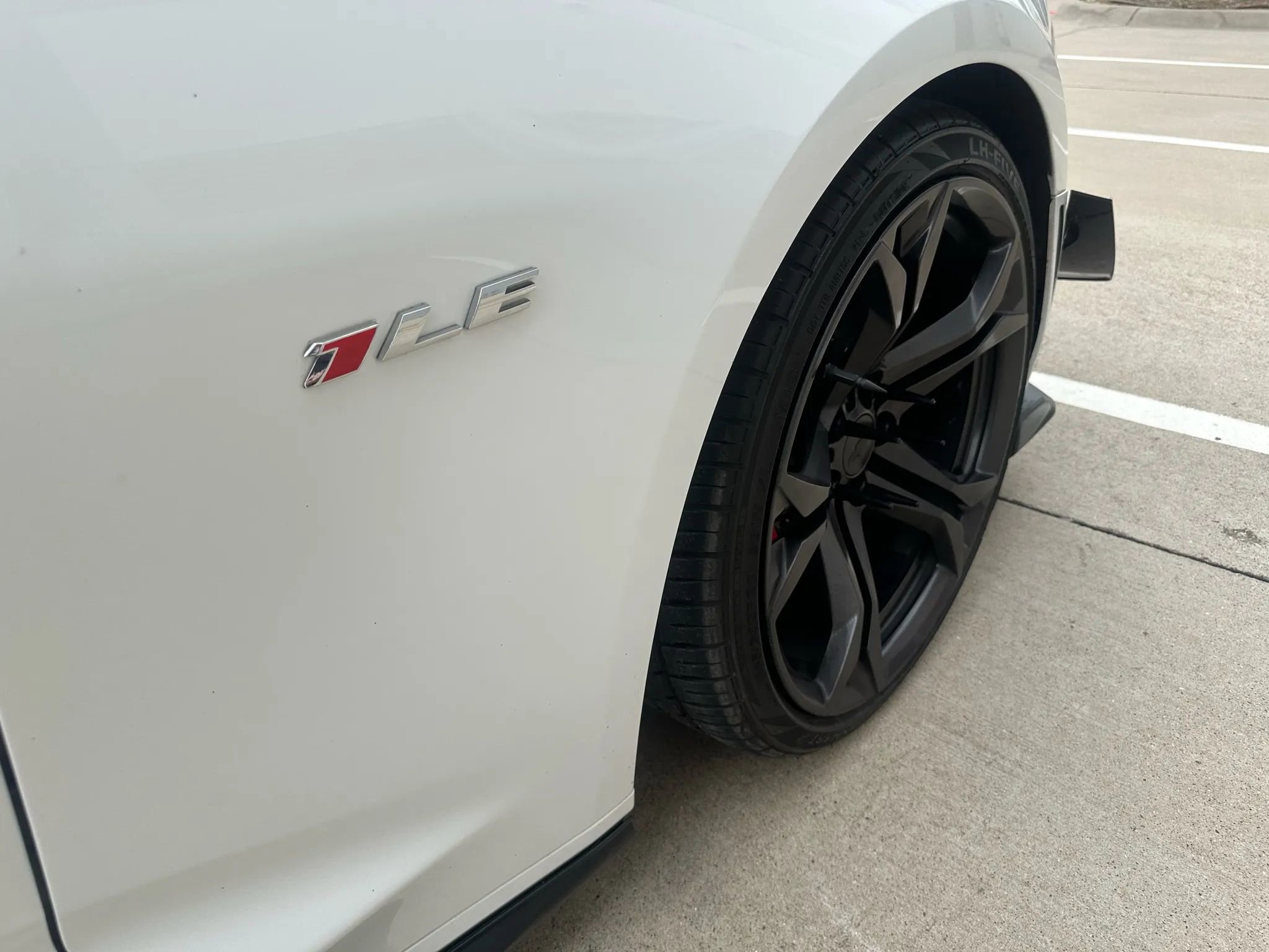 Used 2018 Chevrolet Camaro SS image 8