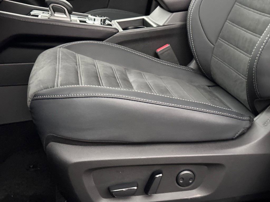 New 2025 Mitsubishi Outlander SE image 15