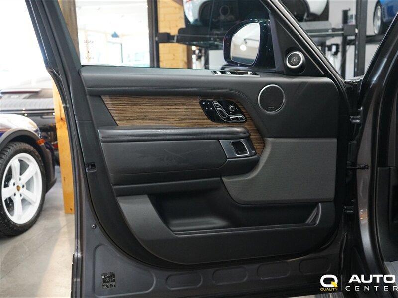 Used 2019 Land Rover Range Rover HSE AWD/4WD image 12