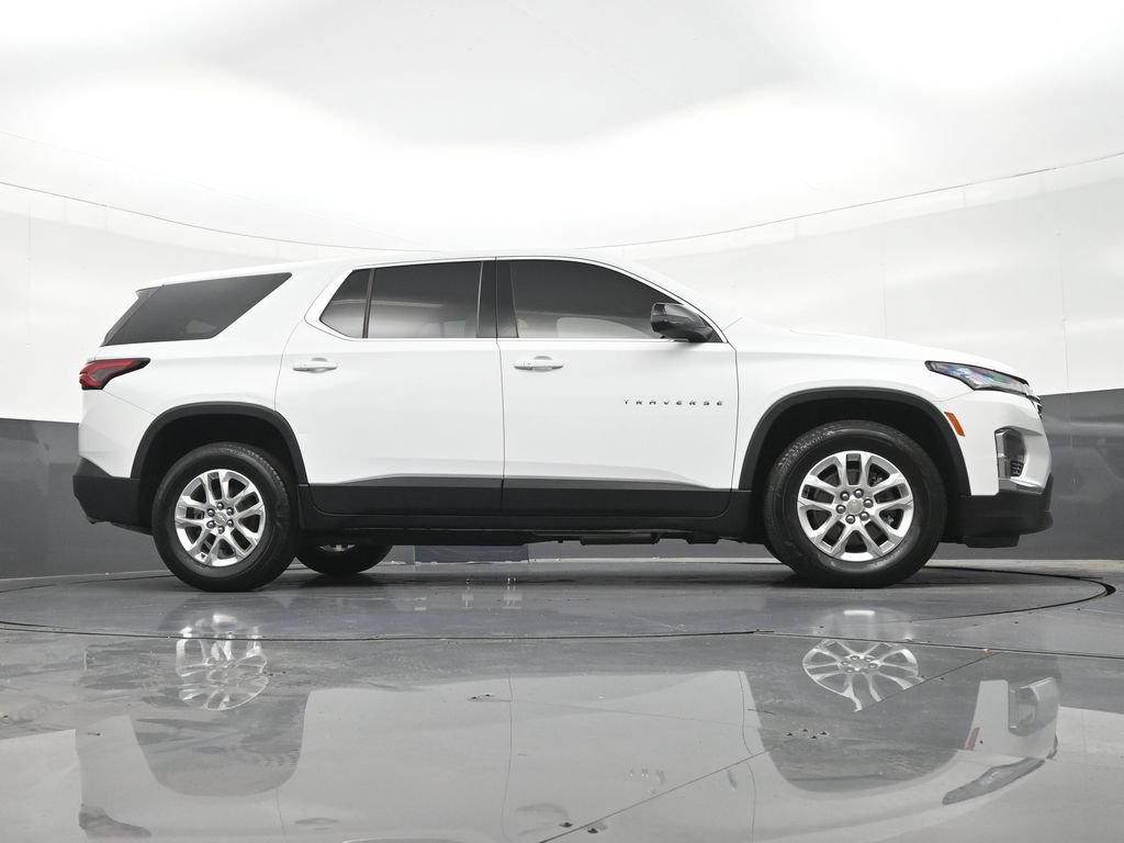 Used 2023 Chevrolet Traverse LS FWD image 33