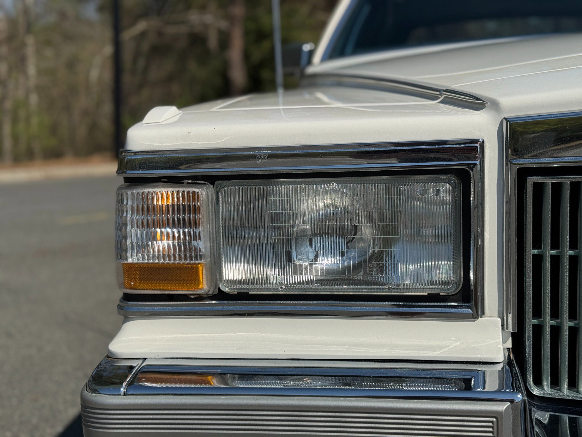 Used 1991 Cadillac Brougham image 18