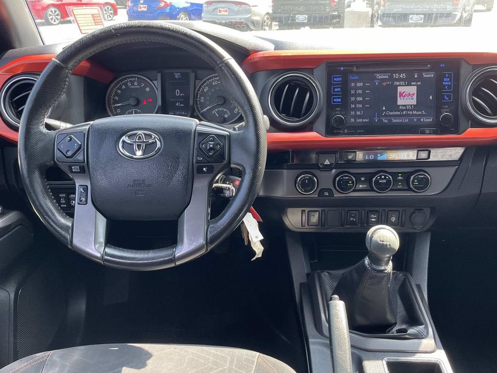 Used 2017 Toyota Tacoma TRD Off-Road w/ Premium & Technology Package AWD/4WD image 16