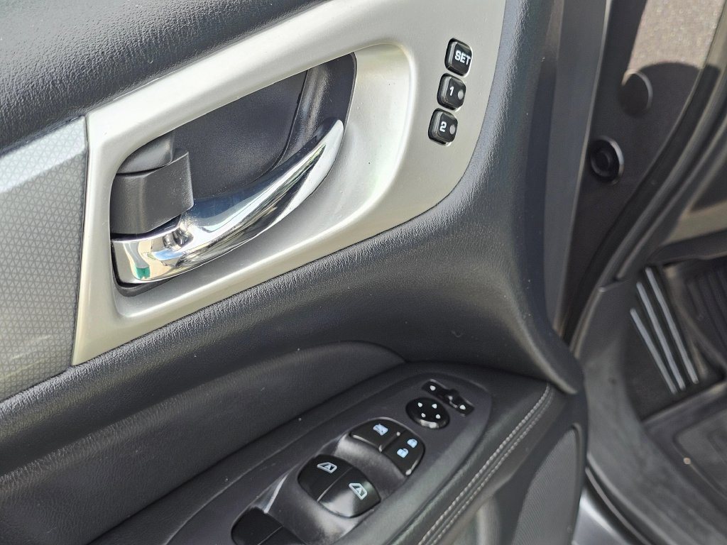 Used 2020 Nissan Pathfinder SL AWD/4WD image 25
