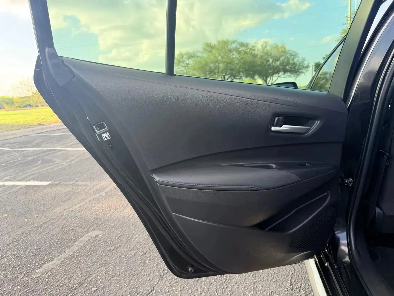 Used 2022 Toyota Corolla SE FWD image 15