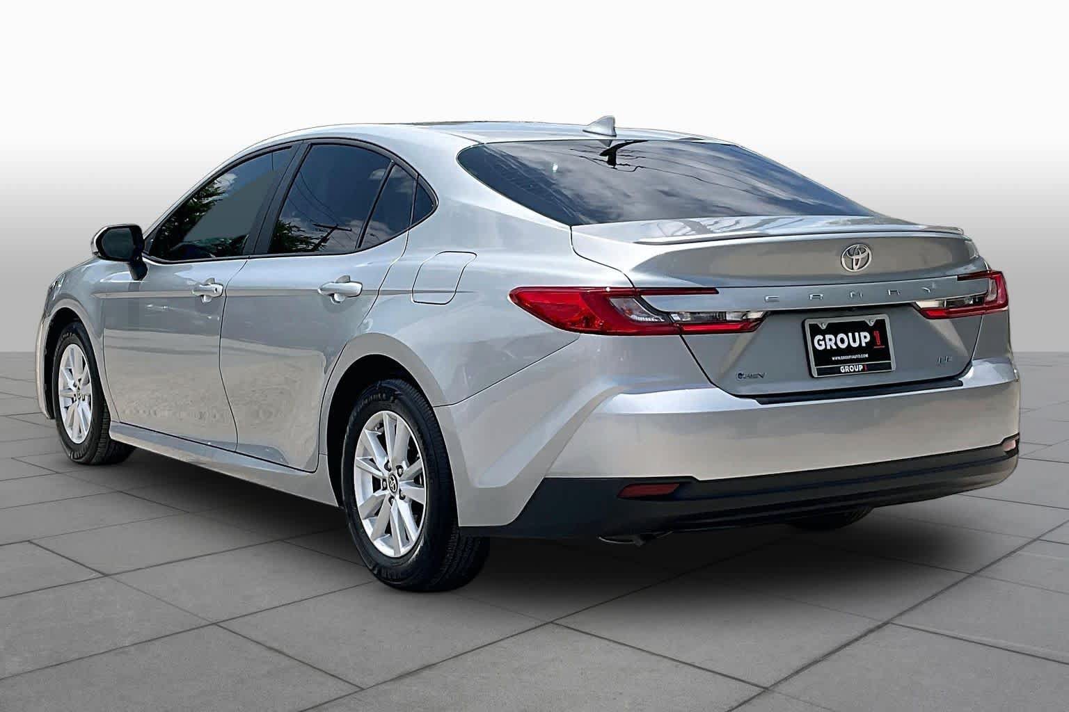 Used 2025 Toyota Camry LE w/ Convenience Package FWD image 12