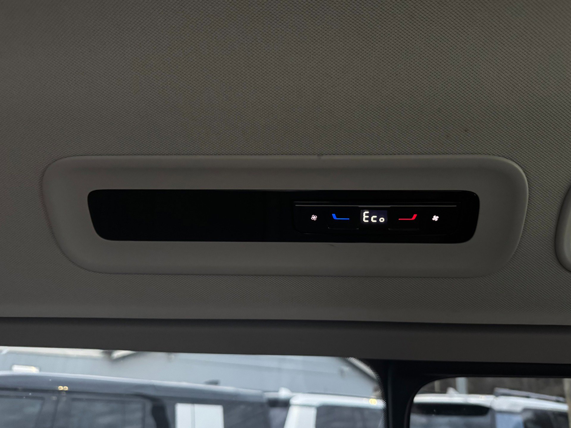 Used 2025 Volkswagen ID. Buzz Pro S Plus image 48