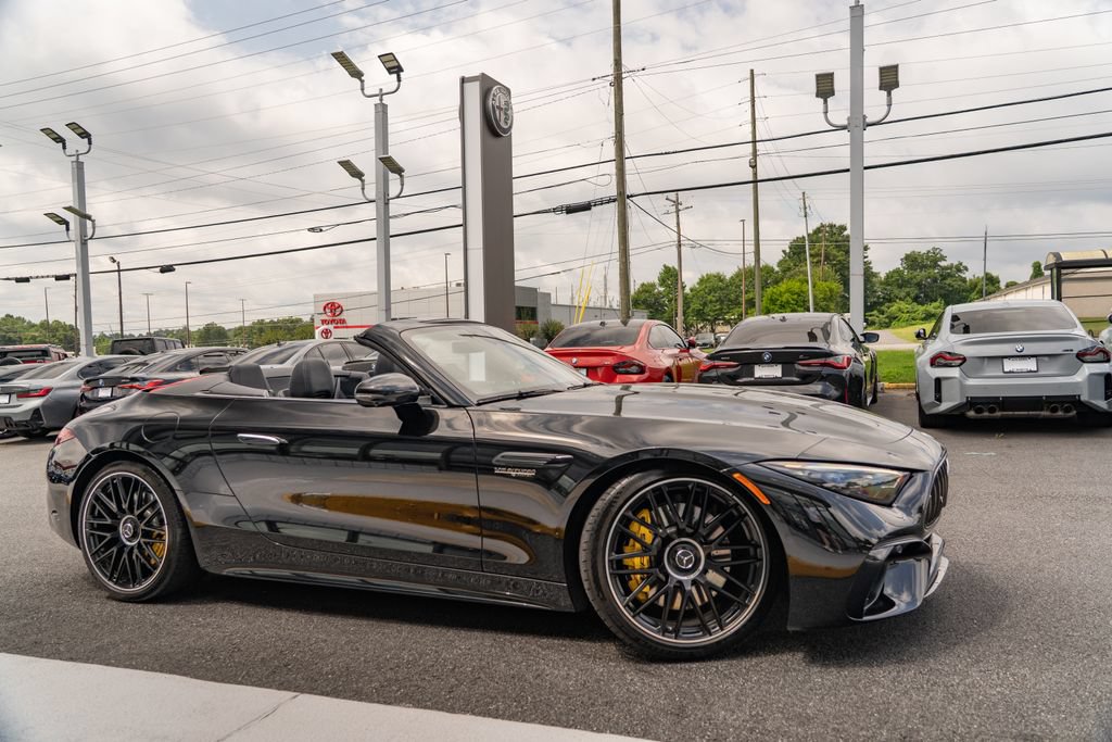 Used 2023 Mercedes-Benz SL 63 AMG 4MATIC w/ Driver Assistance Package image 12