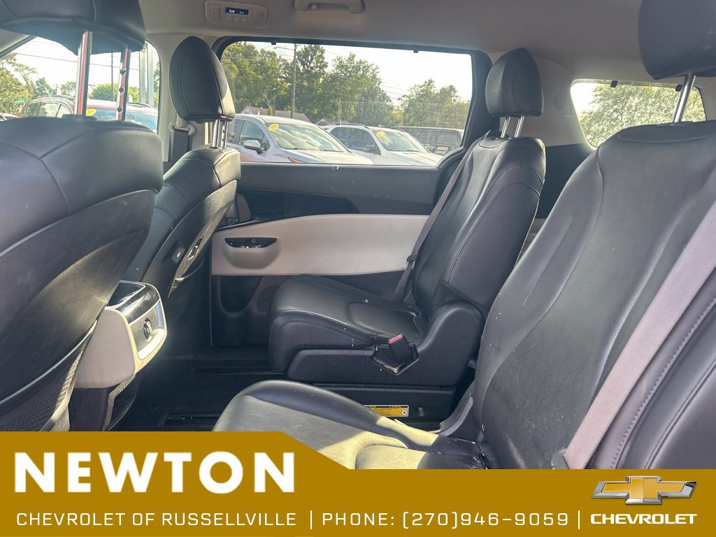 Used 2022 Kia Carnival EX FWD image 9