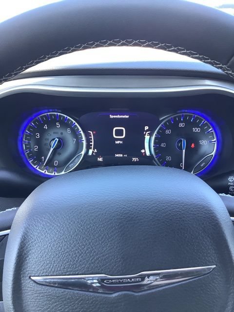 Certified 2025 Chrysler Pacifica Select FWD image 13