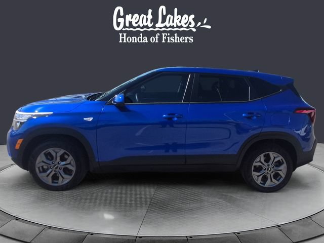 Used 2024 Kia Seltos LX AWD/4WD image 2