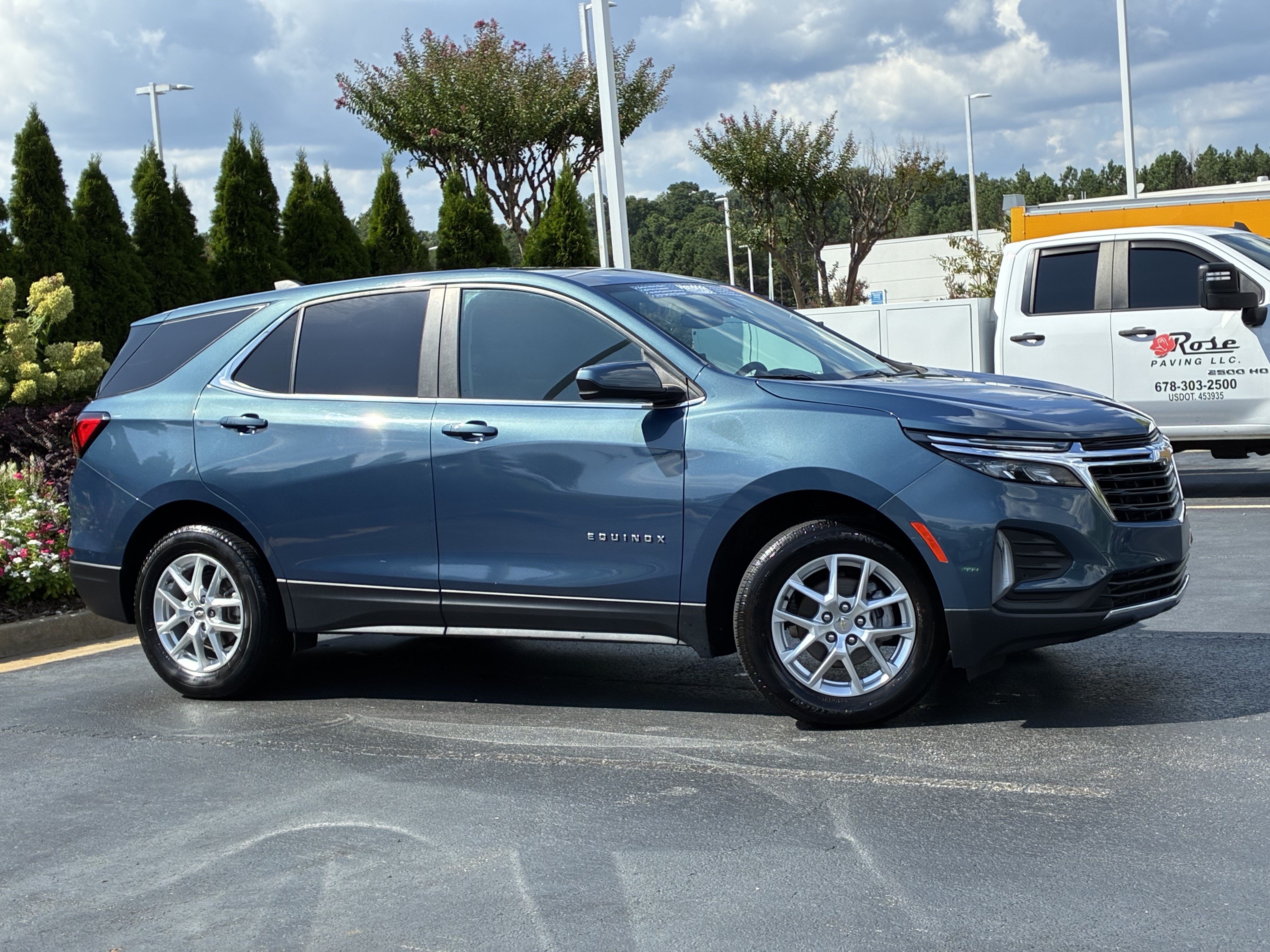 Used 2024 Chevrolet Equinox LT AWD/4WD image 3