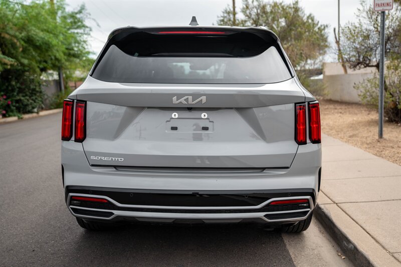 Used 2023 Kia Sorento SX FWD image 4