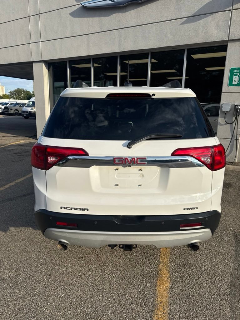 Used 2017 GMC Acadia SLT AWD/4WD image 3