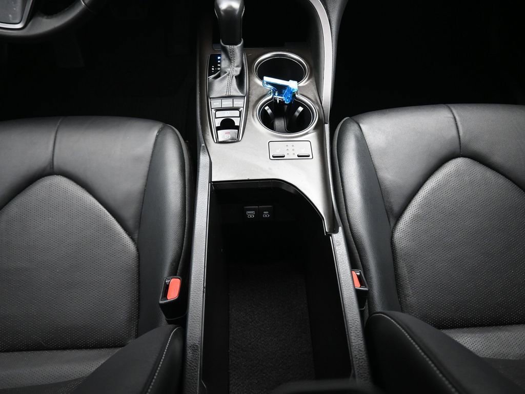 Used 2021 Toyota Camry XSE image 30