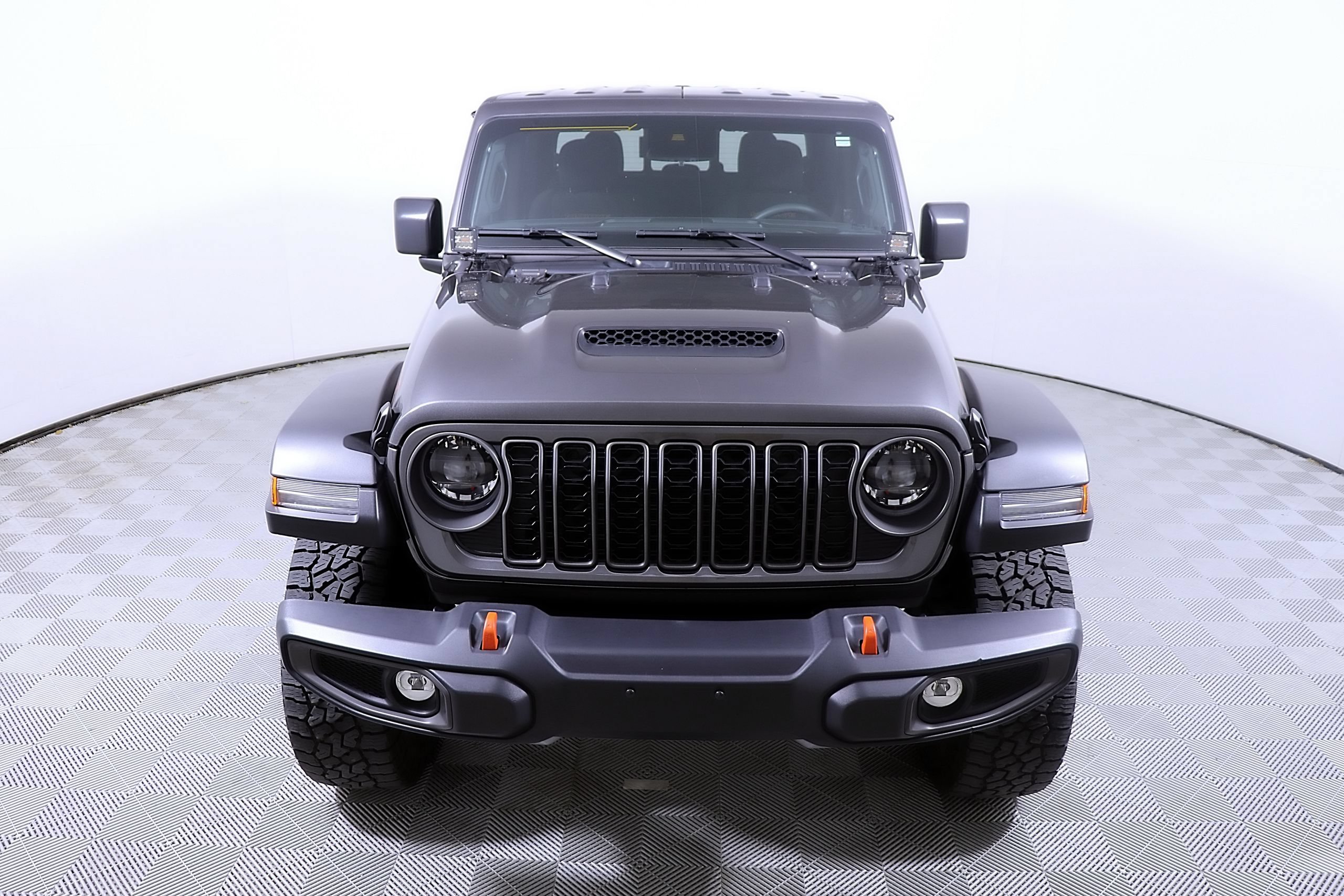 Used 2025 Jeep Gladiator Mojave w/ Safety Group AWD/4WD image 4