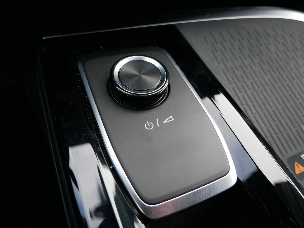 Used 2025 Buick Enclave Sport Touring image 21